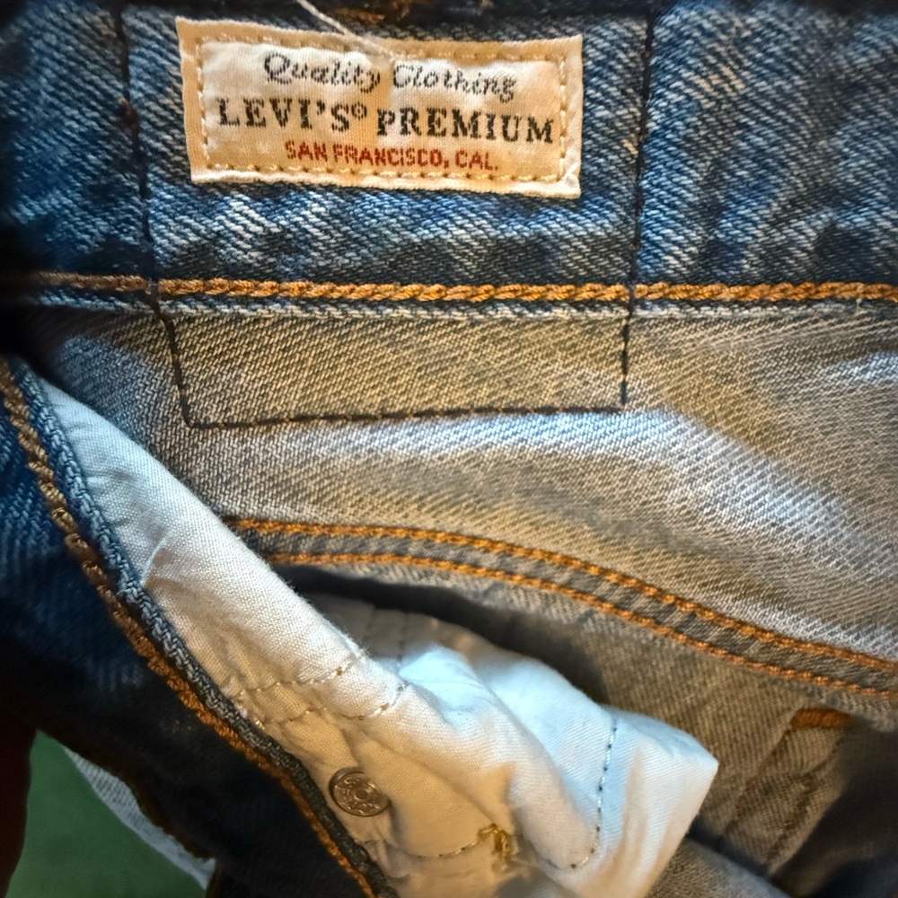 Levi's Women's High Rise Jeans - Classic Blue - Picture 2 of 6